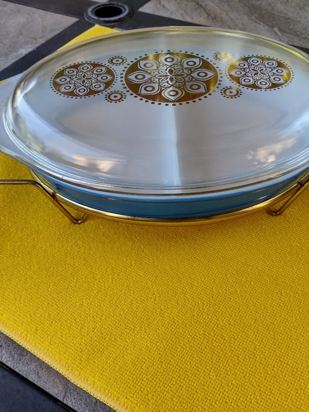 1961 Pyrex Royal Blue 1.5 Qt Divided Promo Casserole Dish w/ Medallion Lid